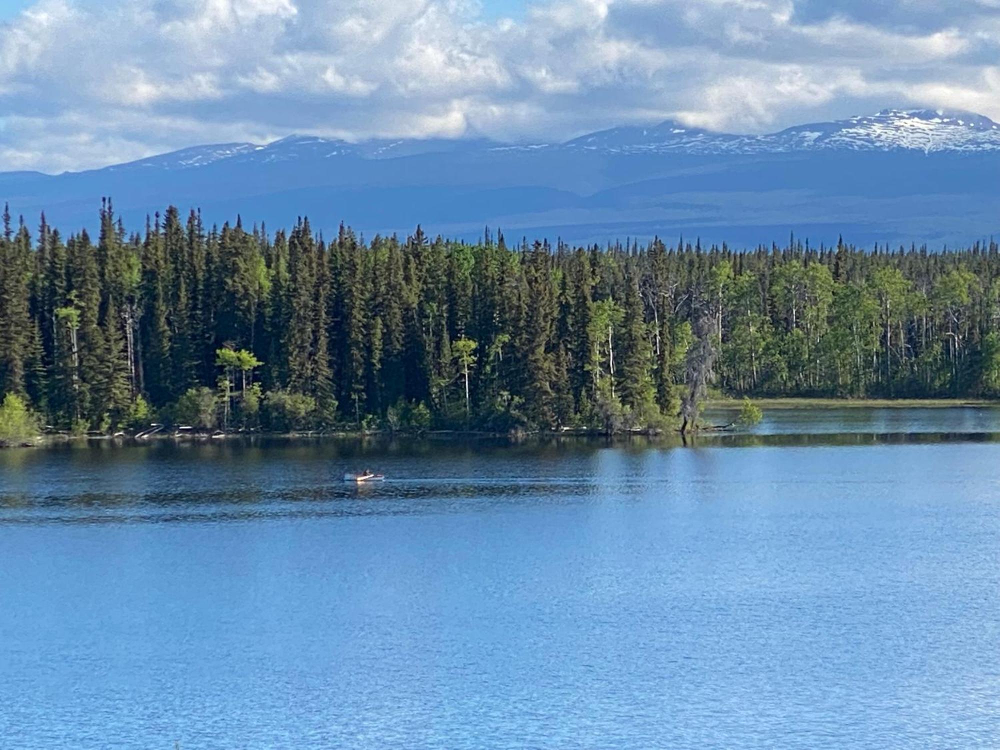 Red Cariboo Resort Anahim Lake 外观 照片