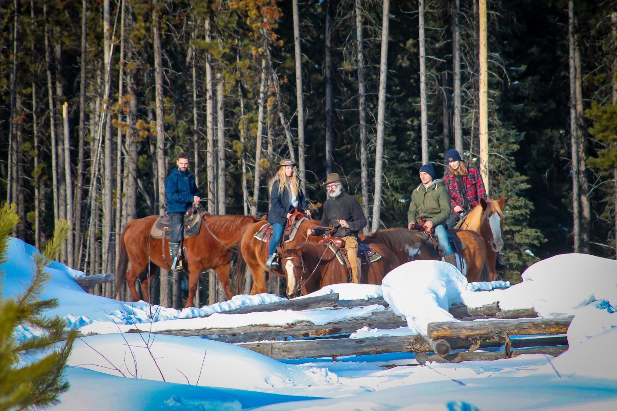 Red Cariboo Resort Anahim Lake 外观 照片