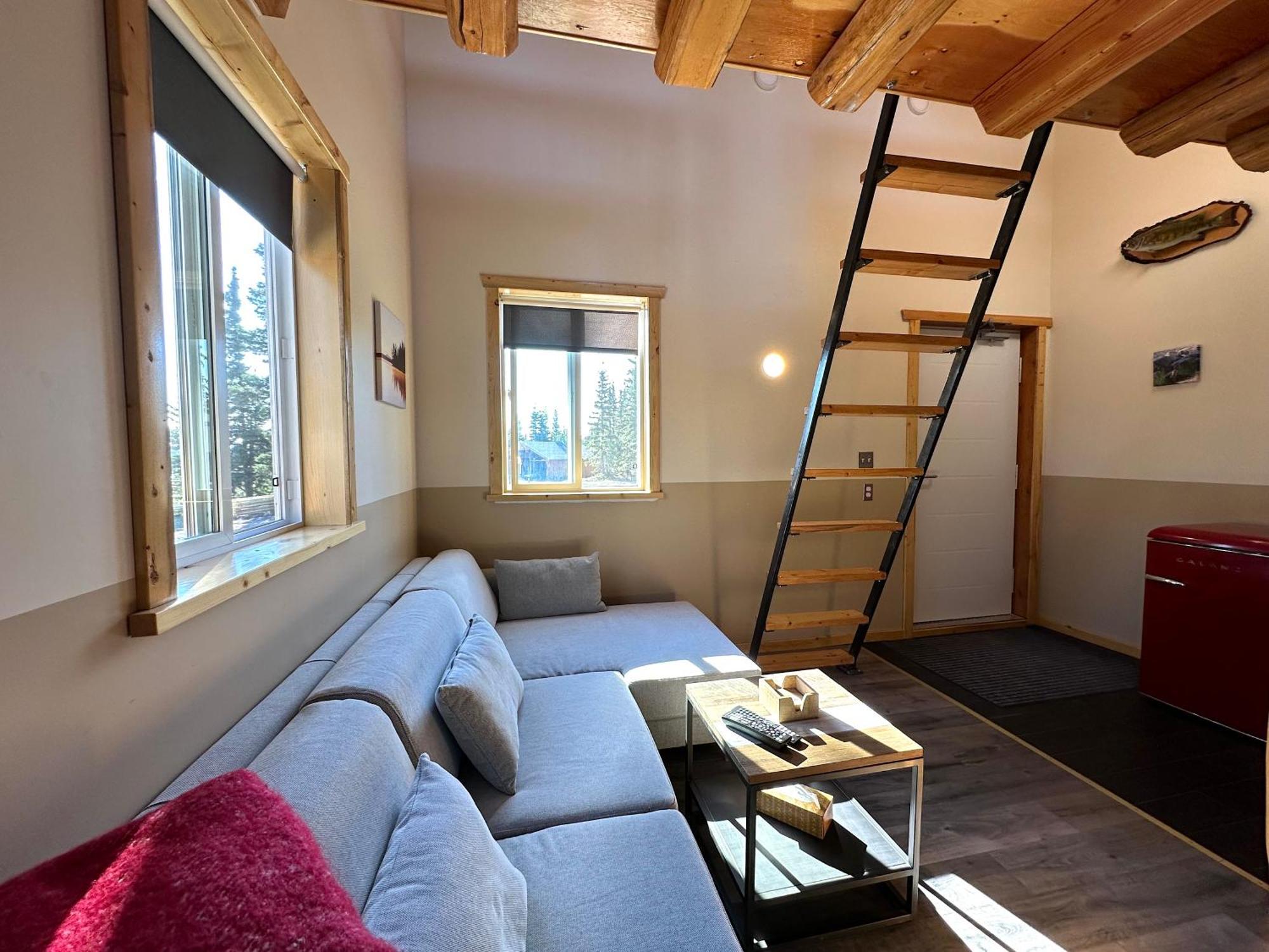 Red Cariboo Resort Anahim Lake 外观 照片