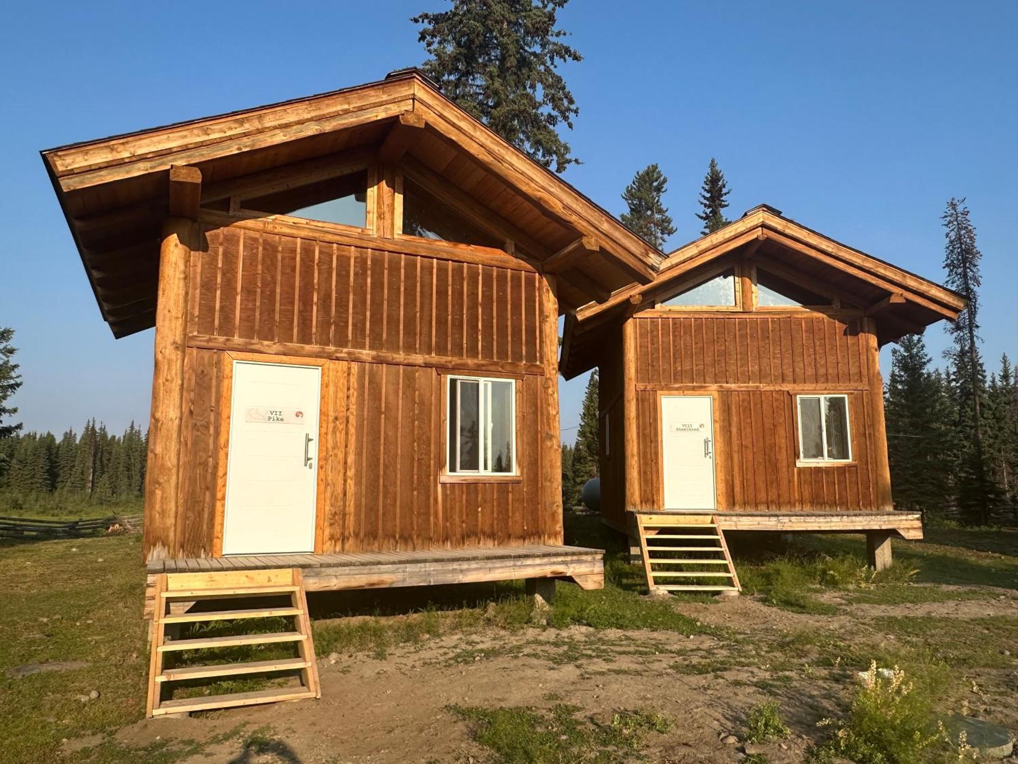 Red Cariboo Resort Anahim Lake 外观 照片