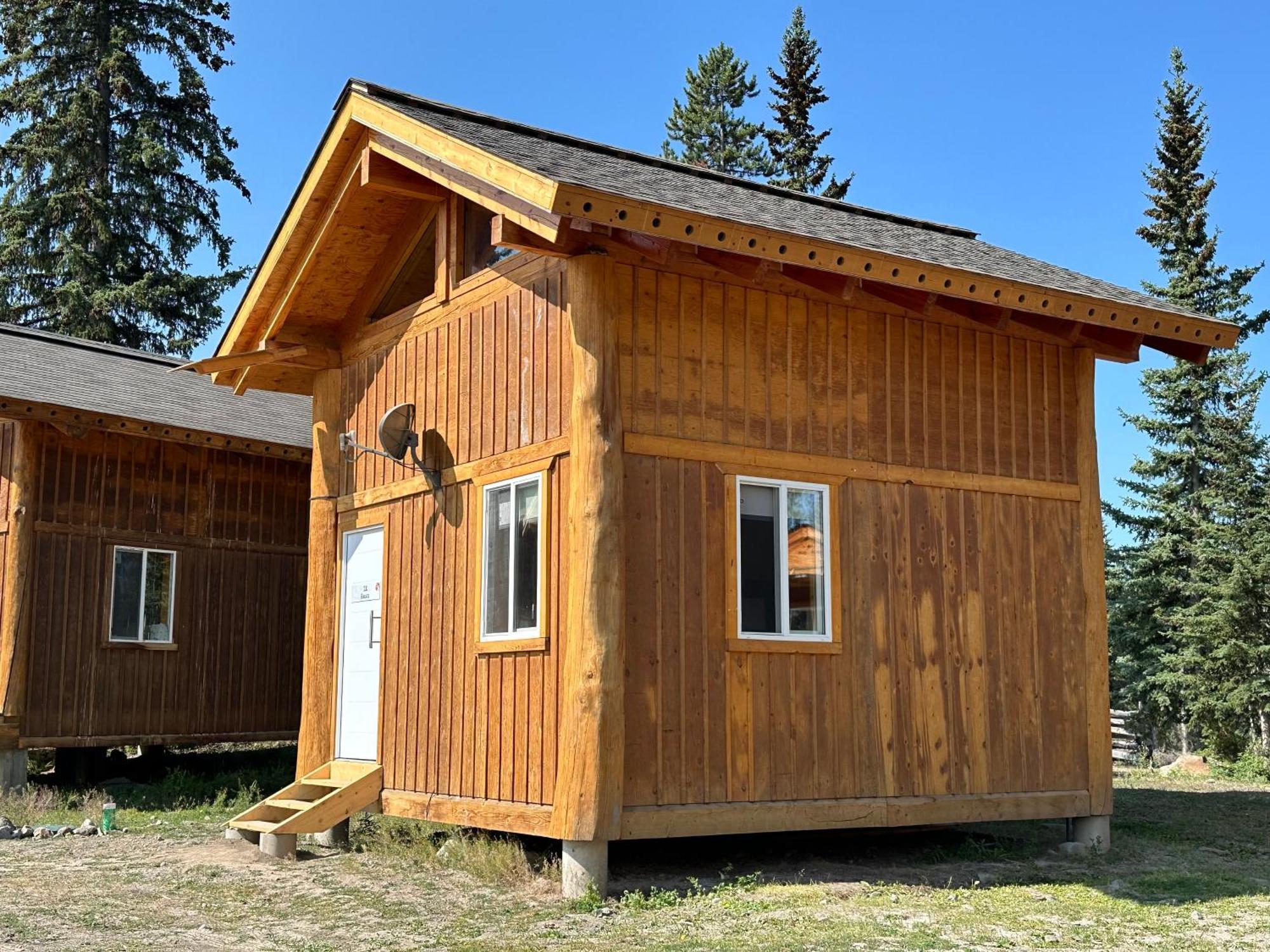 Red Cariboo Resort Anahim Lake 外观 照片