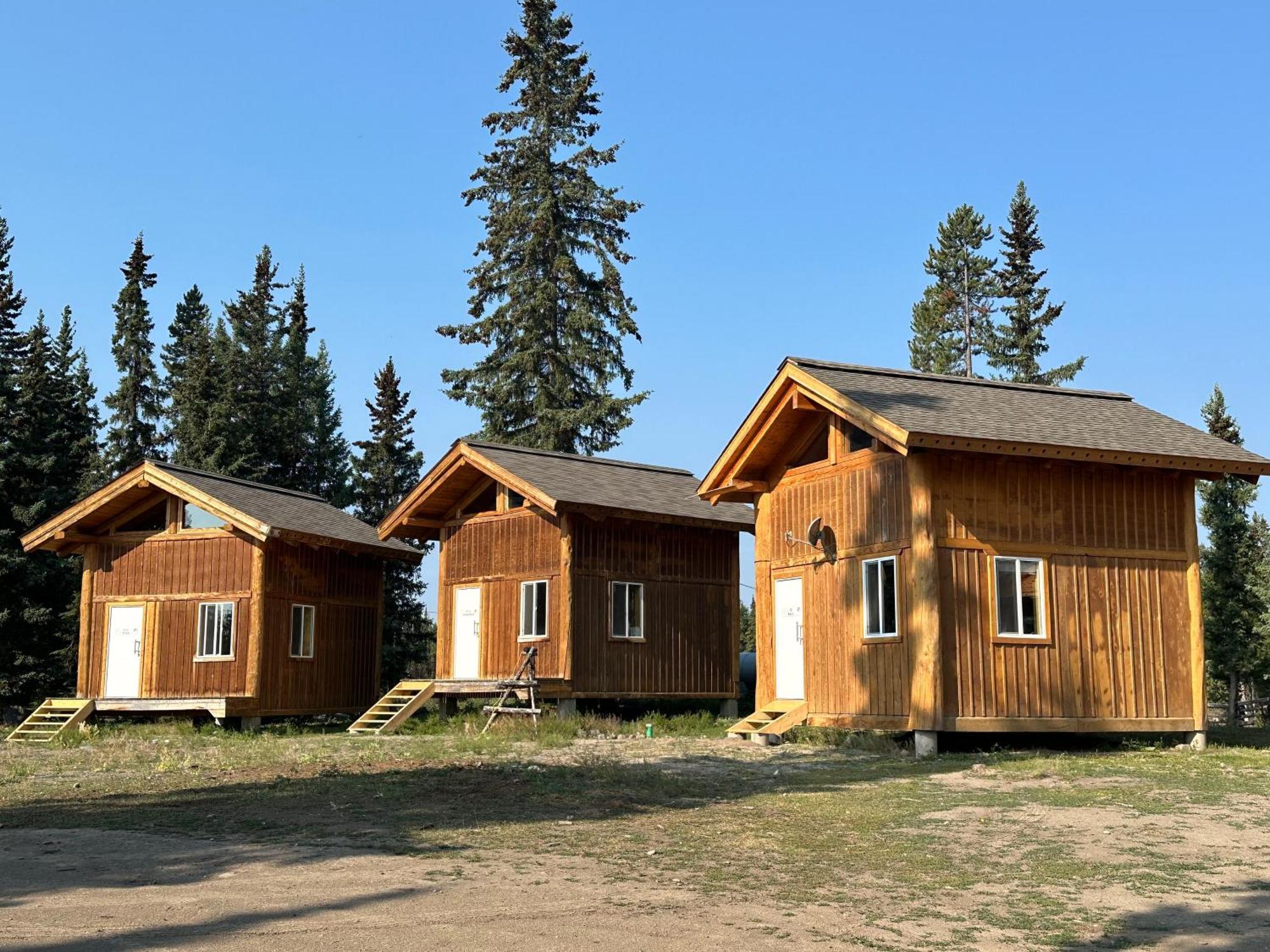 Red Cariboo Resort Anahim Lake 外观 照片
